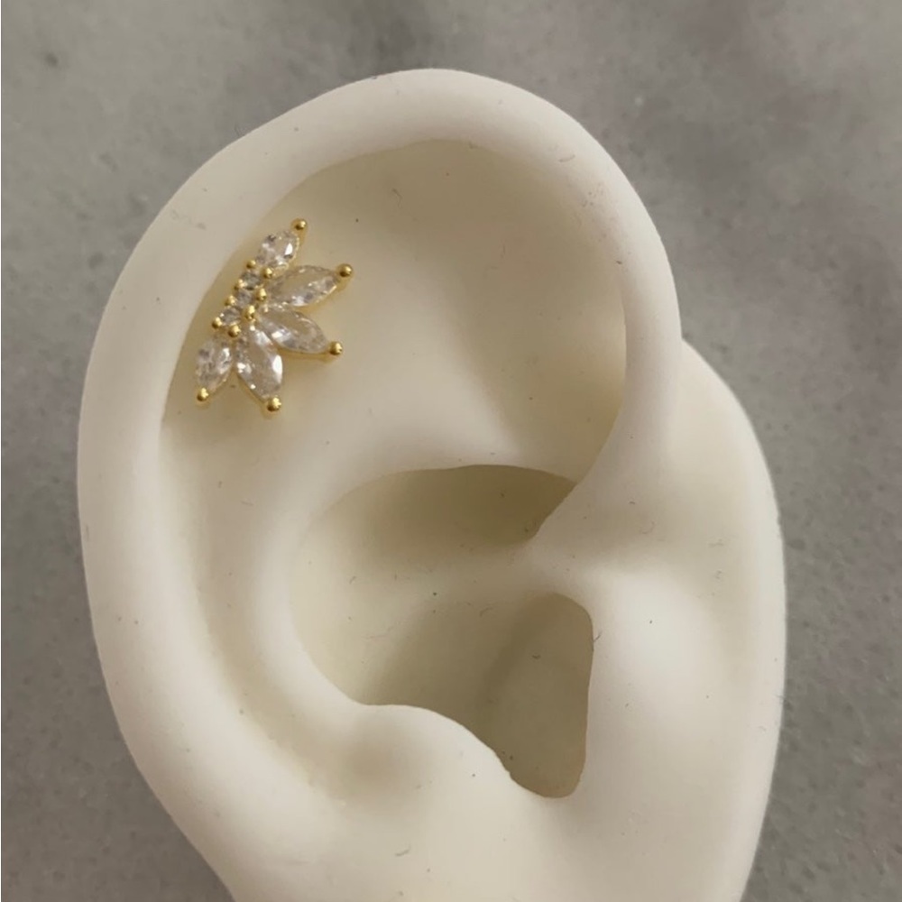 COPY - COPY - COPY - 18K Gold Large Crystal Leaf Flower Cartilage Earring Brand…